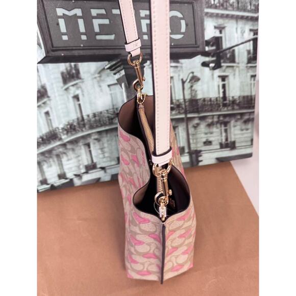 Coach CP056 Mollie Bucket Bag 22 In Signature Canvas IN Khaki Multi - Picture 6 of 10